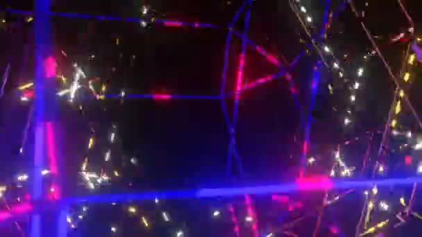 Рамка Абстрактной Фигуры Разноцветными Вспышками Медленно Вращается Черном Фоне Зацикленный — стоковое видео