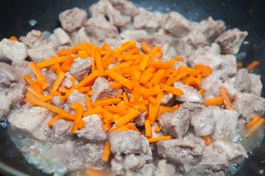 havuç güveç tava etli parçaları