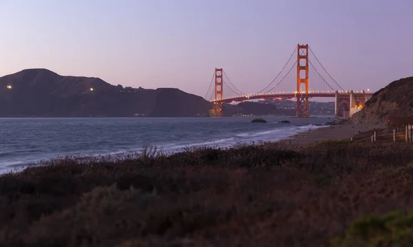 Gün Batımında Baker Sahili Nden Golden Gate Köprüsü Manzarası — Stok fotoğraf