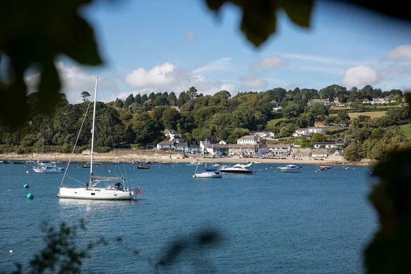 Helford Passage Pequeño Pueblo Cornish Río Helford Visto Través Los — Foto de Stock