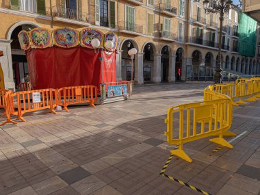 Covid-19 salgınından dolayı Noel tatilinde Palma de Mallorca 'daki Desert Plaza Belediye Başkanı