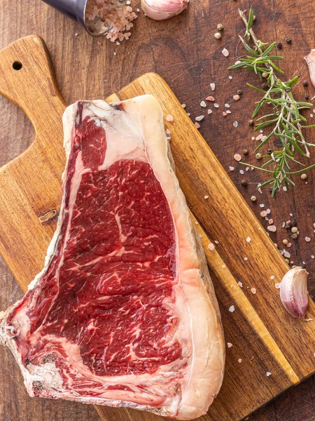 Bife de vaca sashi cru — Fotografia de Stock