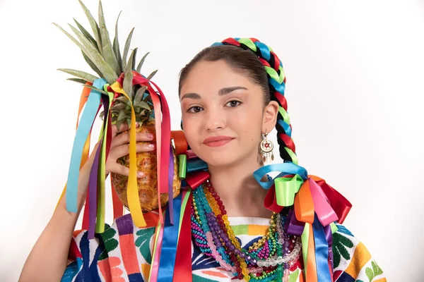 Mulher Latina Adolescente Dançarina Com Traje Típico Flor Abacaxi Tuxtepec — Fotografia de Stock