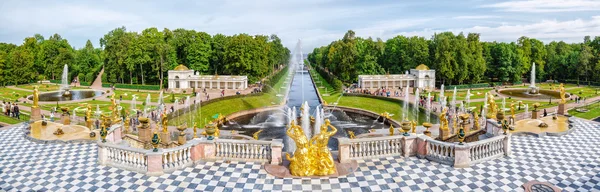 Petergof, Rusya'nın Grand Cascade panoramik manzaralı