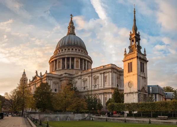 Catedral de San Pablo al atardecer —  Fotos de Stock