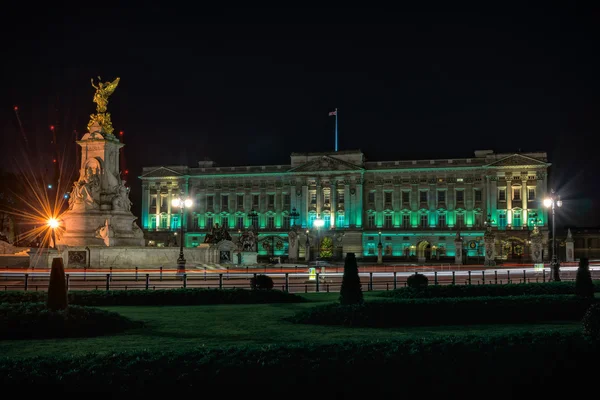 Buckingham Palace a Londra di notte — Foto Stock