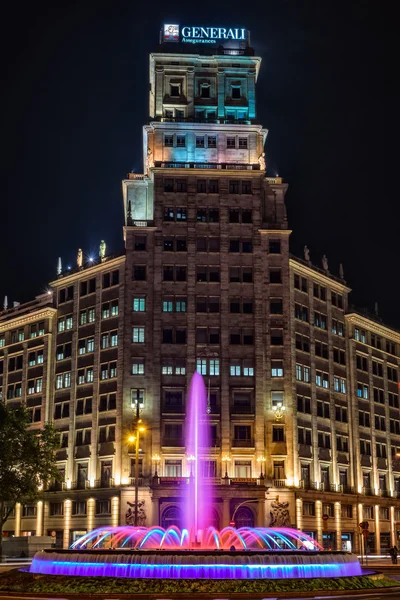 Passeig de Gracia fontanna w Barcelon — Zdjęcie stockowe