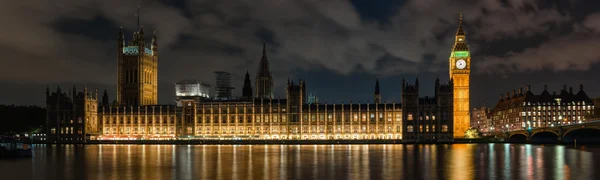 Pałac westminster w Londynie w nocy — Zdjęcie stockowe