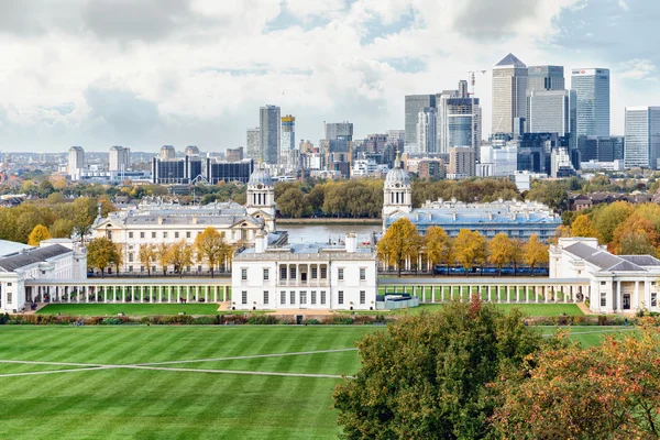 Vista panorámica de otoño de Greenwich y Canary Wharf en Londres —  Fotos de Stock