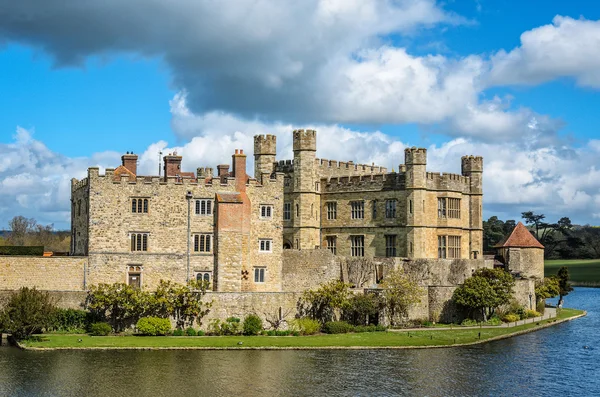 Leeds Castle in Kent, England — Stockfoto