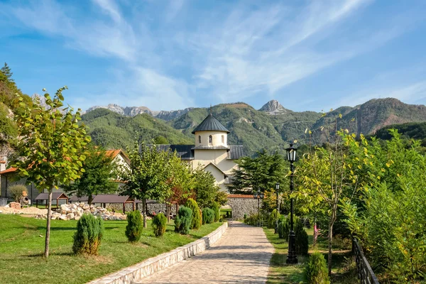 Karadağ'daki Moraca Manastırı