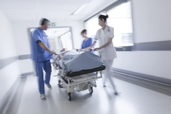 Bewegungsunschärfe Trage Gurney Patient Krankenhaus Notfall Stockfoto