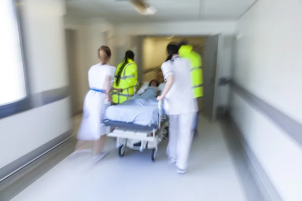 Bewegungsunschärfe Trage Gurney Patient Krankenhaus Notfall — Stockfoto