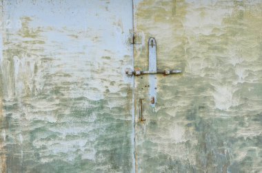 Soyut metal doku arka planı. Paslı eski yüzey ve yeşil çamurlu