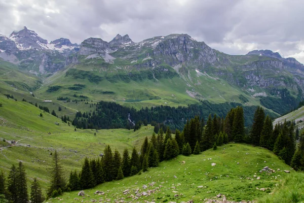Αλπικό Τοπίο Στην Ελβετία Τραβήχτηκε Κοντά Στο Χωριό Muotathal Στο — Φωτογραφία Αρχείου