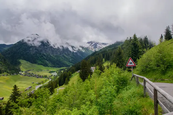 Alpský Výhled Hory Převzato Vaduzu Hlavního Města Lichtenštejnska — Stock fotografie