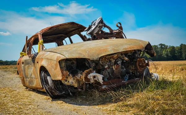 Burned Rusty Destoid Car — Stock Photo, Image