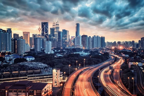 吉隆坡市日落时分 — 图库照片