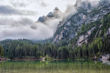 Lago di Braies - Pragser Wildsee, Güney Tyrol, İtalya