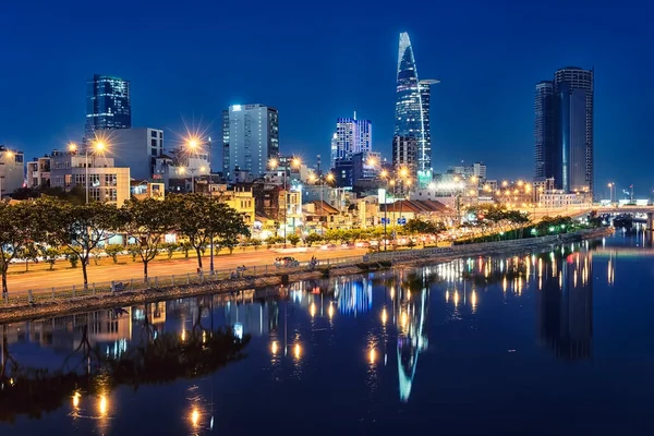 Chi Minh Kota Malam Hari — Stok Foto