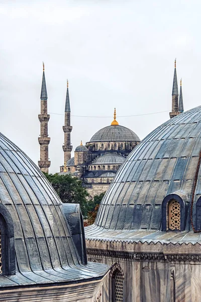 Roofs Minarets Istanbul Turkey — Fotografia de Stock