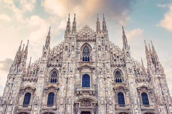 Fachada Catedral Milán Italia —  Fotos de Stock
