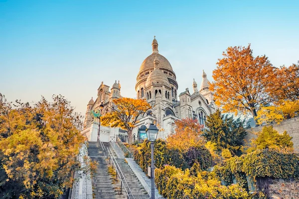 パリのモンマルトルにあるサクレ クール大聖堂 — ストック写真