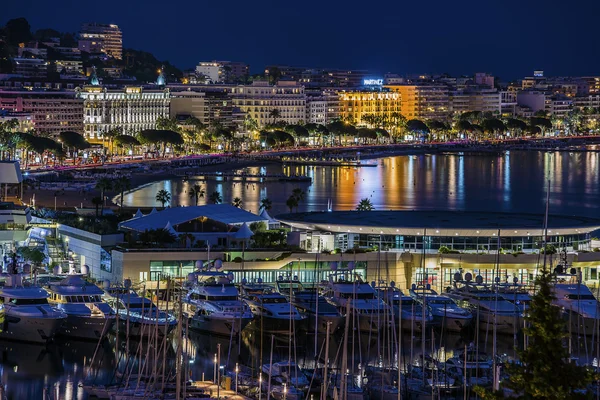 Crépuscule de Cannes Photo De Stock