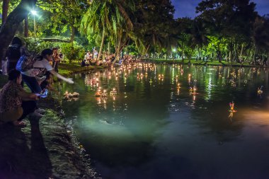 Loy krathong festivali