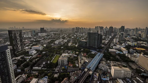 Bangkok Sukhumvir carretera puesta del sol —  Fotos de Stock