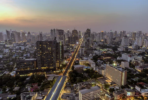 Bangkok Sukhumvit carretera puesta del sol —  Fotos de Stock