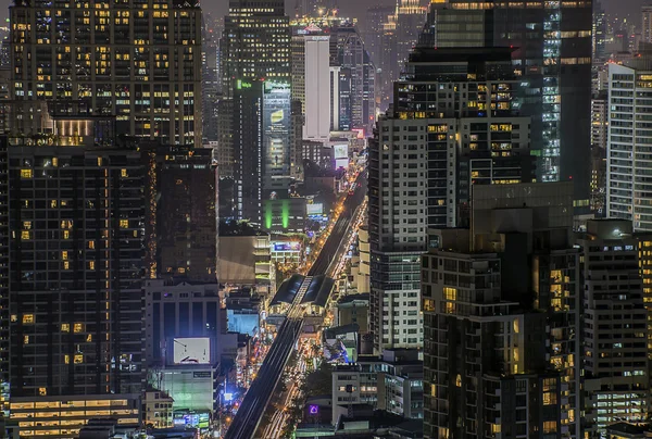 Bangkok Sukhumvit crepúsculo rodoviário — Fotografia de Stock