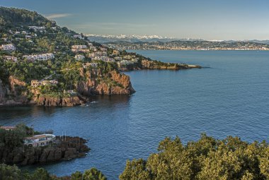 Fransız Rivierası'nda Esterel dağ