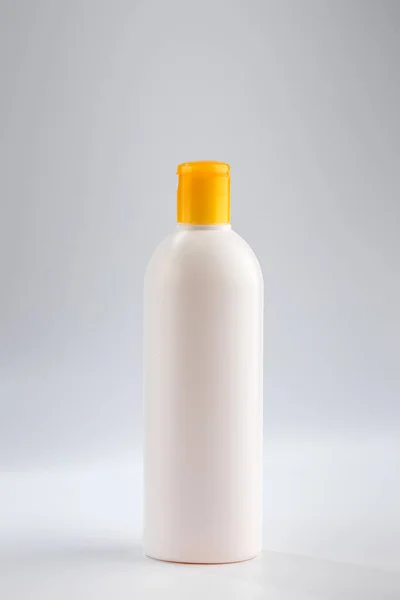 Garrafa Xampu Cabelo Fundo Branco — Fotografia de Stock