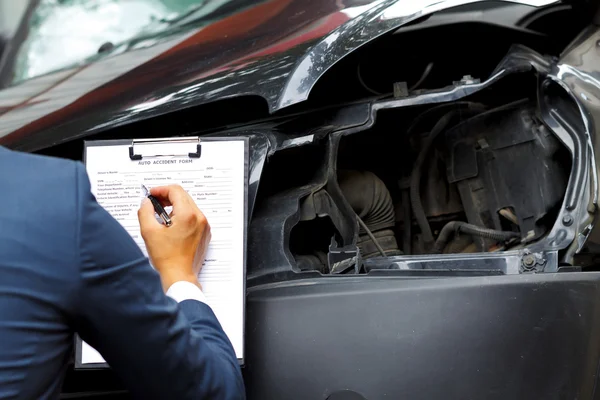 Een auto-ongeluk — Stockfoto