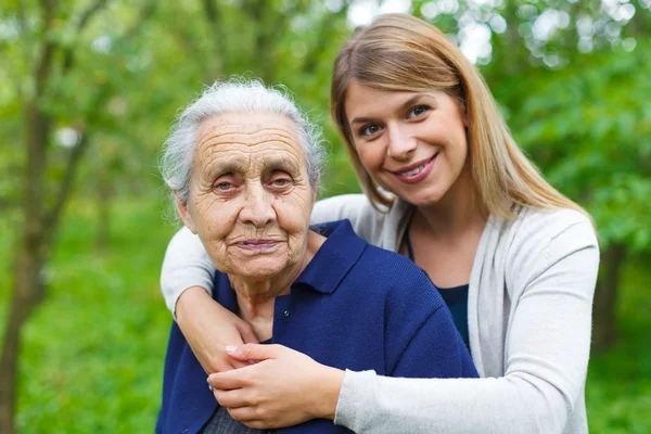 Fröhliche Familienzeit — Stockfoto