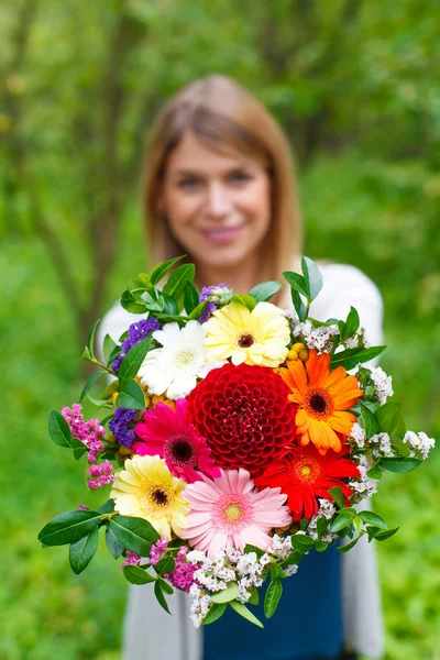 Smiling woman in love — Stock Photo, Image