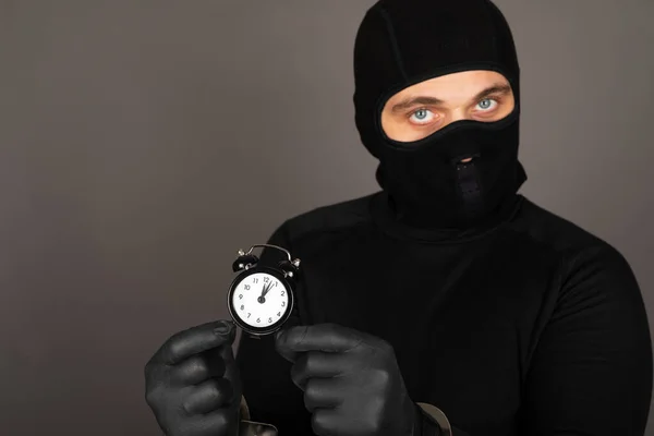 Picture Young Man Black Mask Outfit Suspect Robbery Wearing Handcuffs — Stock Photo, Image