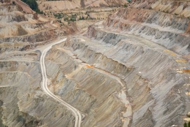 Bakır minnie çukuru resmi Romanya 'nın Rosia Vladieni kentinde