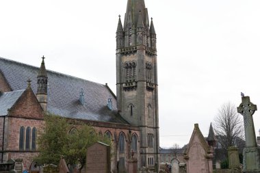 Eski bir İskoç kilisesinin resmi.