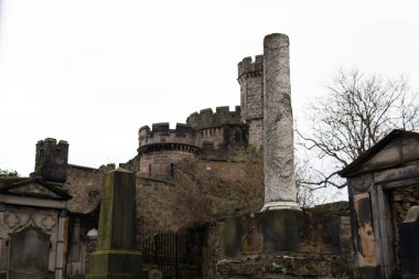 İskoçya, İngiltere 'deki eski bir mezarlığın resmi