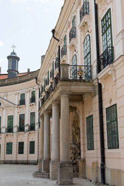 Macaristan 'ın Fertod kentindeki ünlü Esterhazy Kalesi' nin resmi