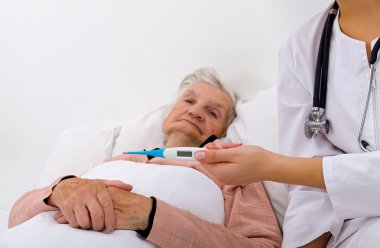 Hasta yaşlı kadın