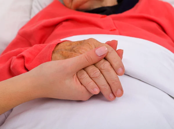 Cuidados de personas mayores — Foto de Stock