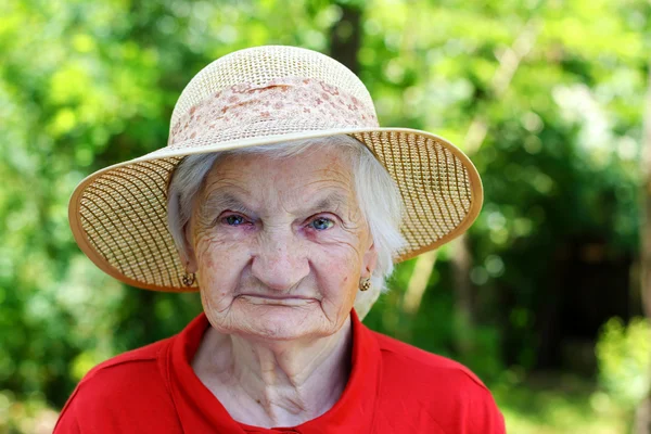 Glückliche ältere Frau — Stockfoto