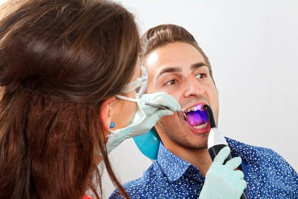 Riempimento dentale — Foto Stock