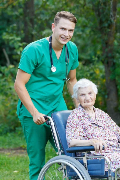 Ouderenzorg — Stockfoto