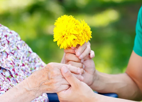 Helpful hands — Stock Photo, Image