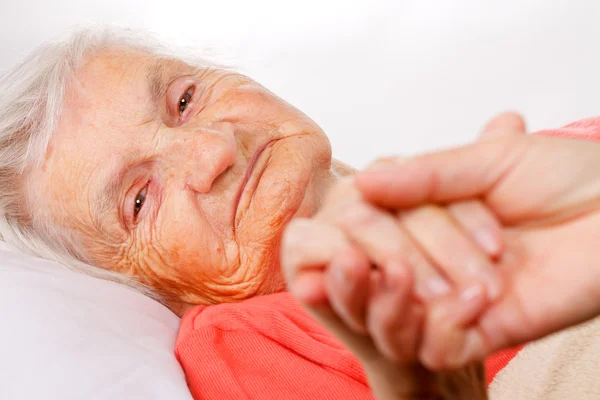 Asistencia sanitaria de personas de edad avanzada — Foto de Stock