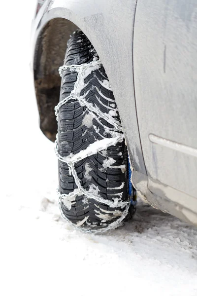 Łańcuchy śniegowe samochodu — Zdjęcie stockowe